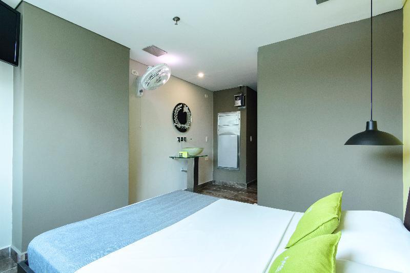 3H Hotel Centro Historico 麦德林 外观 照片